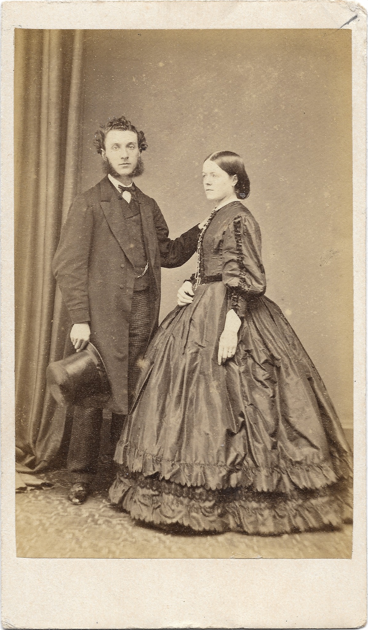 Image of Pryce Jones and his wife Eleanor standing together